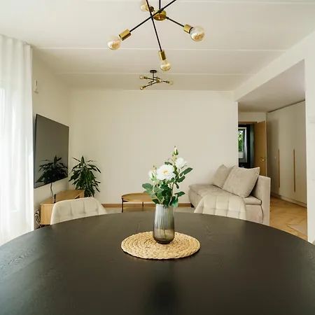 Stylish Veerenni With Panoramic Windows Korter Tallinn
